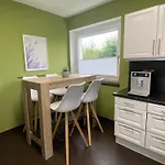 Im Gruenen Am Stadtrand, 50 M2, Eigener Garten Mit Terrasse, Eigener Eingang, Kostenloses Parken Апартаменты Зальцбург