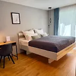 Appartement Im Gruenen Am Stadtrand, 50 M2, Eigener Garten Mit Terrasse, Eigener Eingang, Kostenloses Parken Salzburg