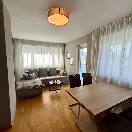 Apartamento Im Gruenen Am Stadtrand, 50 M2, Eigener Garten Mit Terrasse, Eigener Eingang, Kostenloses Parken Salzburgo