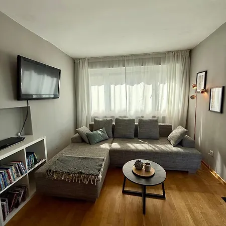 Apartamento Im Grünen Am Stadtrand, 50 M2, Eigener Garten Mit Terrasse, Eigener Eingang, Kostenloses Parken