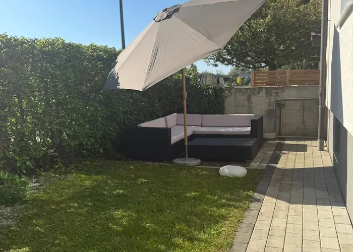 Apartment Grüne Stadtoase: Gartenwohnung Mit Parkplatz *