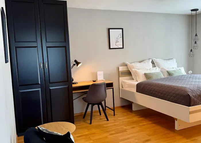 Im Grünen Am Stadtrand, 50 M2, Eigener Garten Mit Terrasse, Eigener Eingang, Kostenloses Parken Apartment
