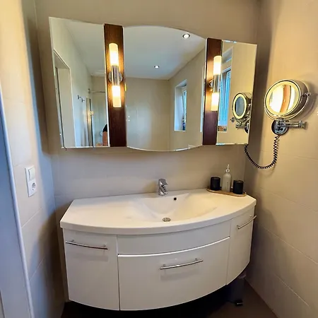 Apartmán Im Gruenen Am Stadtrand, 50 M2, Eigener Garten Mit Terrasse, Eigener Eingang, Kostenloses Parken Solnohrad