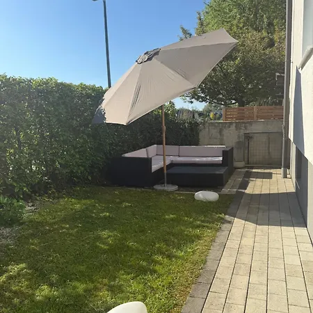 Apartmán Im Gruenen Am Stadtrand, 50 M2, Eigener Garten Mit Terrasse, Eigener Eingang, Kostenloses Parken *