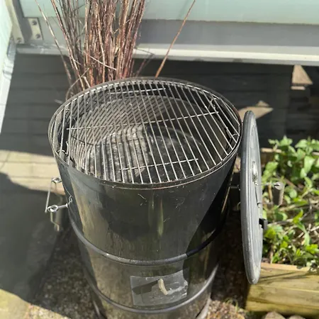 Apartmán Im Gruenen Am Stadtrand, 50 M2, Eigener Garten Mit Terrasse, Eigener Eingang, Kostenloses Parken *